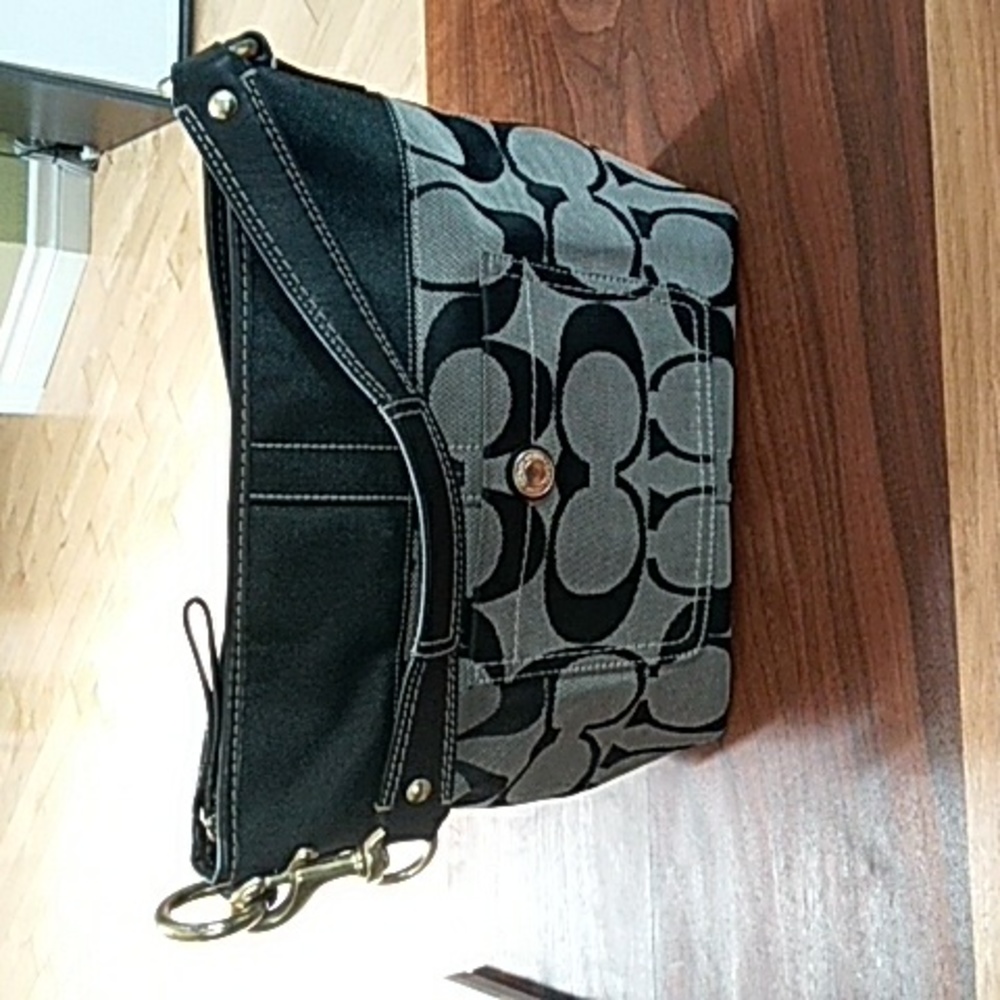 Coach Black Signature Zipper Leather Hobo Purse